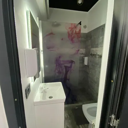 Spacious & Luxury Center Studio Apartment *