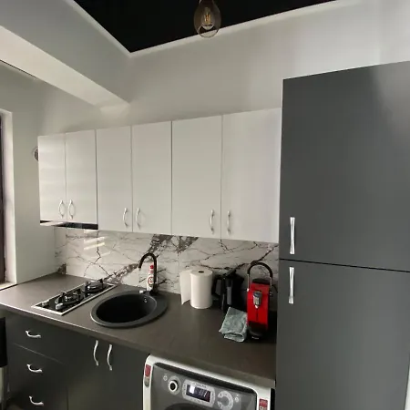 Spacious & Luxury Center Studio *